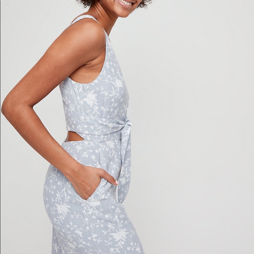 Aritzia Wilfred Écoulement V Jumpsuit - Size 4